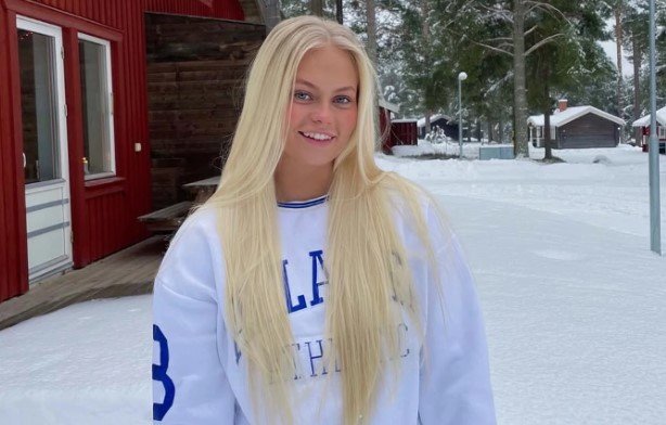 Дженнифер Карлссон: летние фото в купальнике шведской хоккеистки Дженнифер Карлссон: летние фото в купальнике шведской хоккеистки