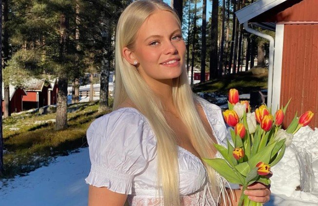 Дженнифер Карлссон: летние фото в купальнике шведской хоккеистки Дженнифер Карлссон: летние фото в купальнике шведской хоккеистки