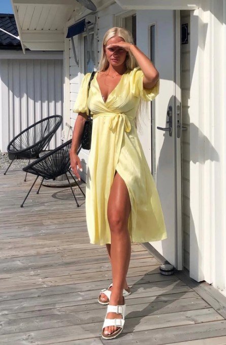 Дженнифер Карлссон: летние фото в купальнике шведской хоккеистки Дженнифер Карлссон: летние фото в купальнике шведской хоккеистки