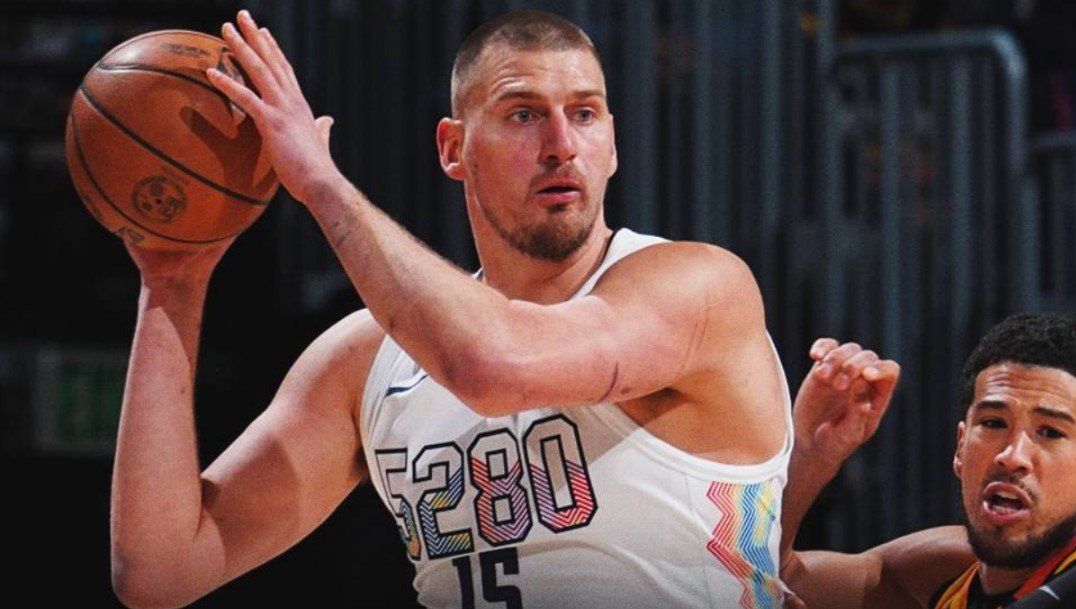 Йокич первым в НБА сделал триплдабл 31 + 21 + 22 (Видео) Йокич первым в НБА сделал триплдабл 31 + 21 + 22 (Видео)