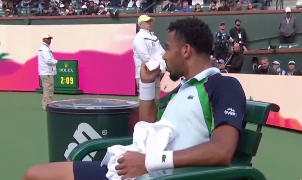 Медведев в 3-х сетах обыграл Фиса и вышел в полуфинал «Мастерса» в Индиан-Уэллс