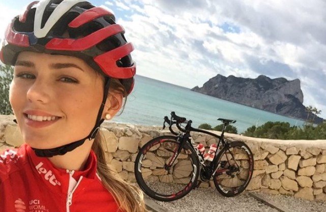 Пак Мунен: фото в купальнике самой красивой спортсменки Нидерландов (велосипедистка) Пак Мунен: фото в купальнике самой красивой спортсменки Нидерландов (велосипедистка)