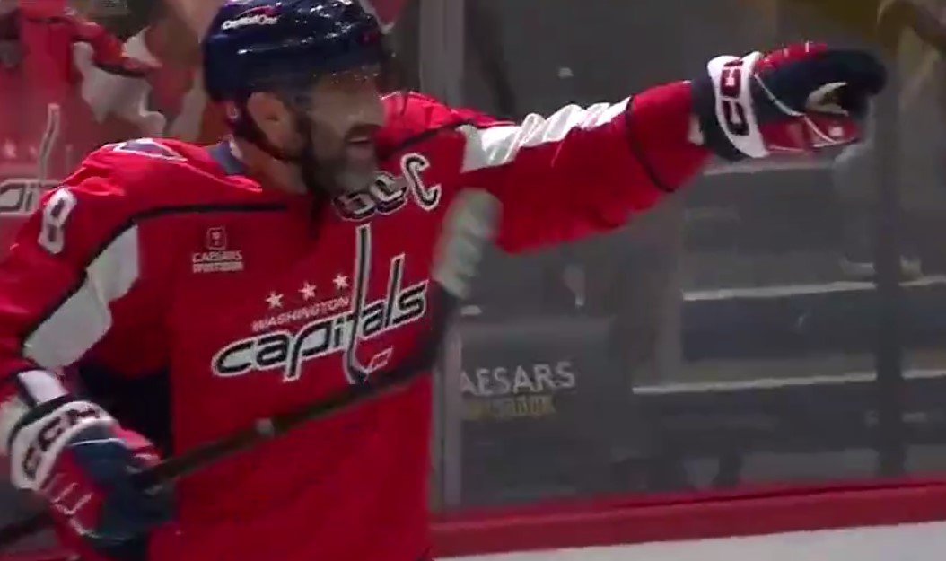 «Вашингтон» досрочно вышел в плей-офф НХЛ, у Овечкина - гол и 7 шайб до рекорда (Видео)