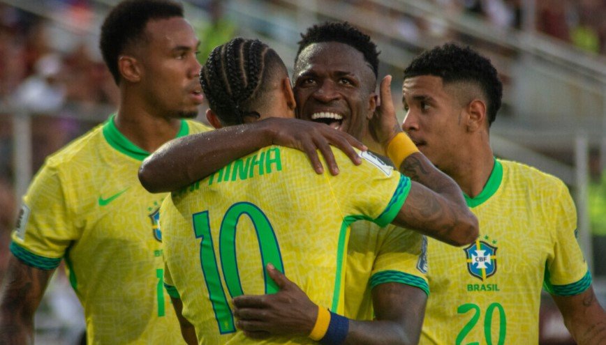 Бразилия вырвала победу у Колумбии - решил гол Винисиуса на 99-й мин (отбор на ЧМ) Бразилия вырвала победу у Колумбии - решил гол Винисиуса на 99-й мин (отбор на ЧМ)