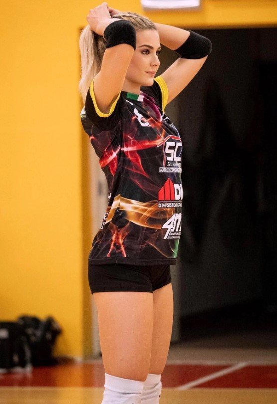 Вирджиния Каваццини: горячая фотосессия итальянской волейболистки Вирджиния Каваццини: горячая фотосессия итальянской волейболистки