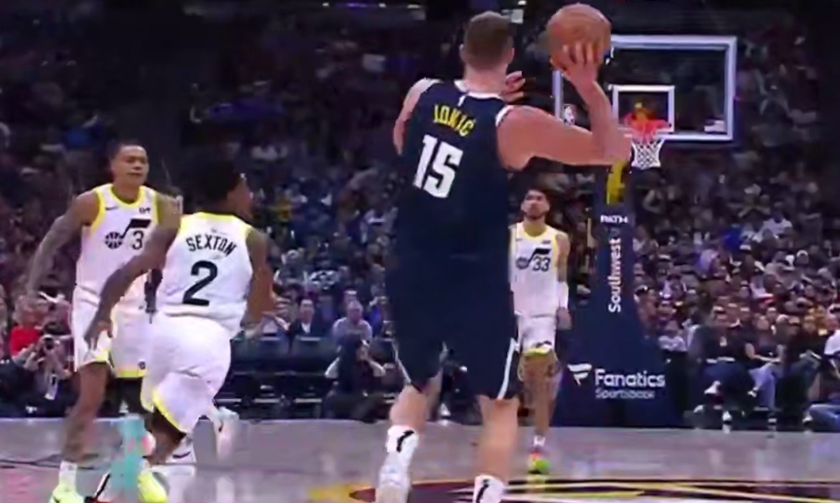 «Денвер» разгромил дома «Юту», Йокич попал невероятный «баззер» от своей дуги (НБА, видео)