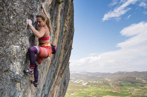 Саша ДиДжулиан: горячая фотосессия американской альпинистки (соц. сети) Саша ДиДжулиан: горячая фотосессия американской альпинистки (соц. сети)