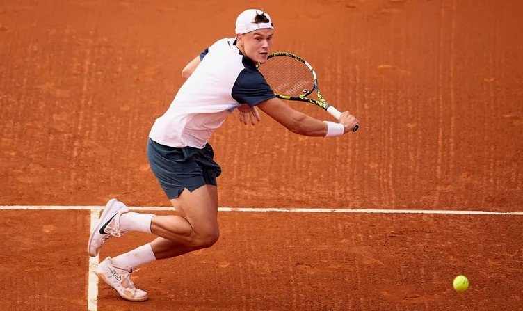 Хачанов не смог выйти в финал АТП-500 в Барселоне, уступив Руне 0-2