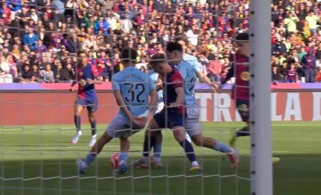 «Барселона» одержала волевую победу над «Сельтой» в компенсированное время (Ла Лига) «Барселона» одержала волевую победу над «Сельтой» в компенсированное время (Ла Лига)