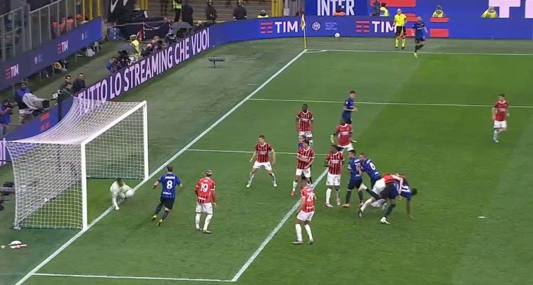 Дубль Йовича помог «Милану» победить в дерби «Интер» и выйти в финал Кубка Италии