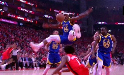 «Хьюстон» сравнял счет в серии с «Голден Стэйт» (1-1), «воины» потеряли Батлера (1/8 финала НБА, видео)