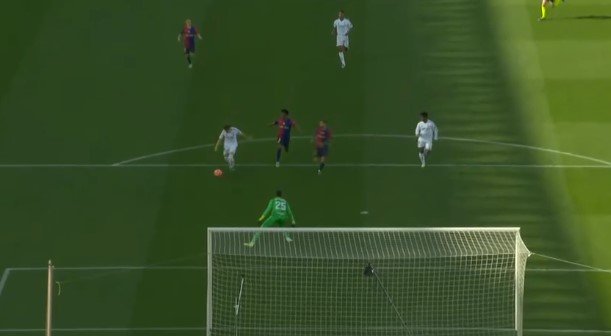 «Барселона» одержала волевую победу в Класико, отрыв от «Реала» увеличился до 7 очков