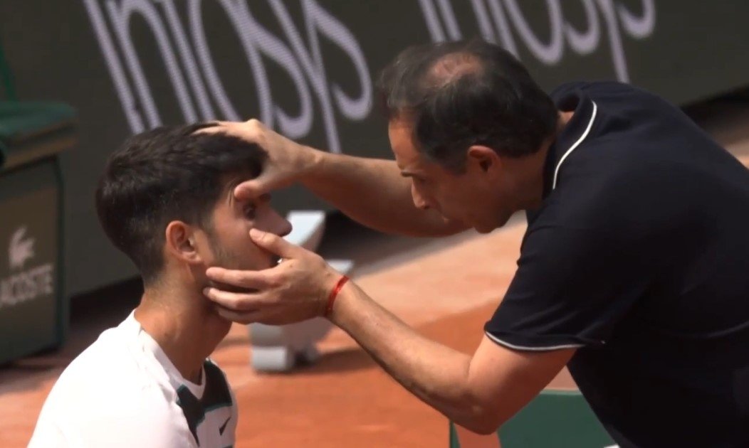 Алькарас взял 2-й титул «Ролан Гаррос», отыграв у Синнера 3 матчбола и 0-2 по сетам (видео)