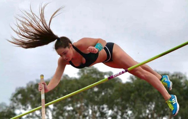 Имоджен Айрис: горячие летние фото прыгуньи из Новой Зеландии