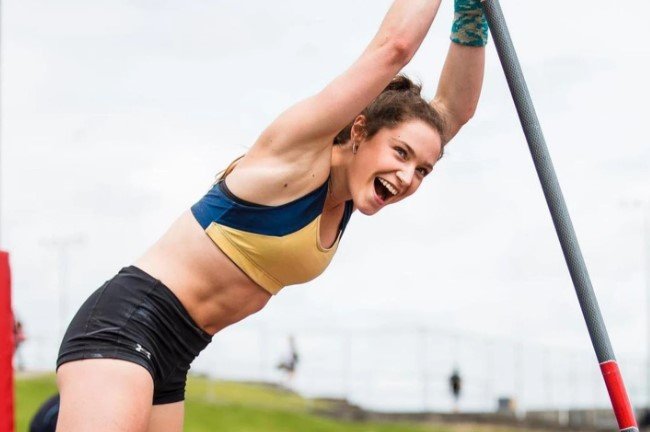 Имоджен Айрис: горячие летние фото прыгуньи из Новой Зеландии