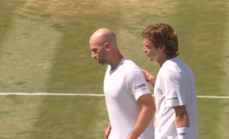 Рублев закрыл Маннарино 3-0 и вышел в 1/8 финала Уимблдона