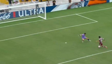 «Флуминенсе» обыграл «Аль-Хиляль» и стал первым полуфиналистом клубного ЧМ (голы, видео) «Флуминенсе» обыграл «Аль-Хиляль» и стал первым полуфиналистом клубного ЧМ (голы, видео)