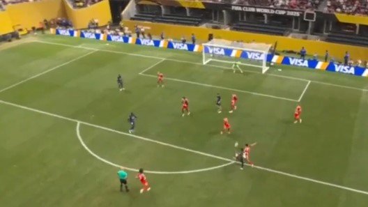 Клубный ЧМ: «ПСЖ» обыграл «Баварию» и пробился в полуфинал, завершали вдевятером (голы, видео)