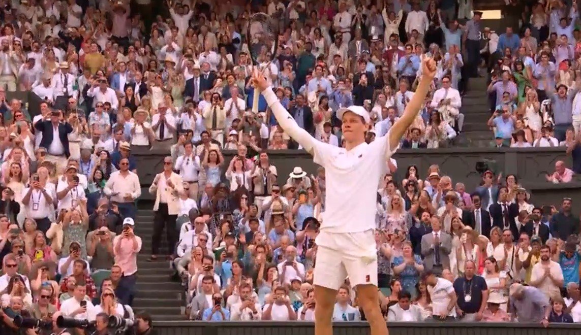 Синнер в 4-х сетах обыграл Алькараса и впервые взял Уимблдон, 4-й трофей «ТБШ» (Видео) Синнер в 4-х сетах обыграл Алькараса и впервые взял Уимблдон, 4-й трофей «ТБШ» (Видео)