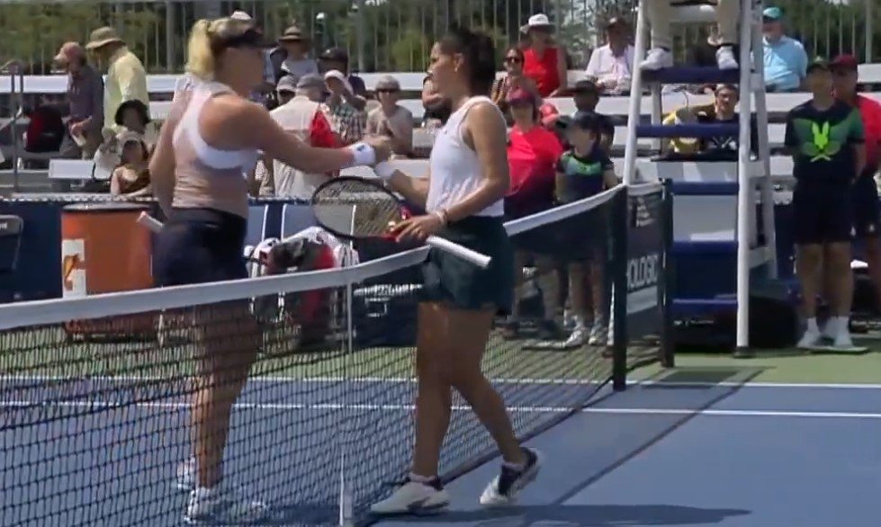 Блинкова в 2-х сетах проиграла Касаткиной и покидает «тысячник» в Монреале