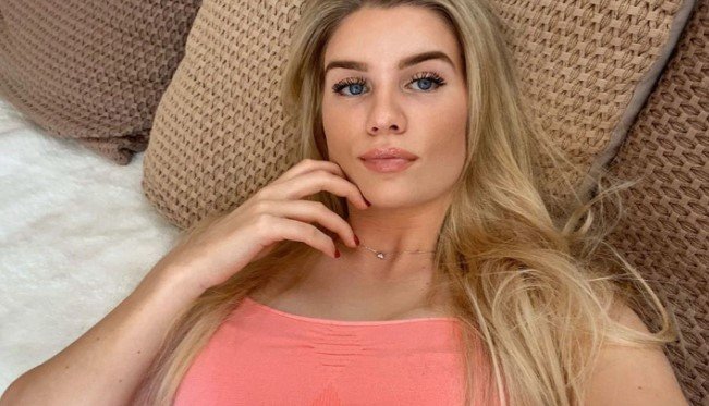 Моника Килнарова: фото в купальнике чешской теннисистки Моника Килнарова: фото в купальнике чешской теннисистки