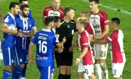 «Локомотив» на 95-й мин в Каспийске упустил победу с «Динамо» - ничья в меньшинстве (РПЛ, видео)