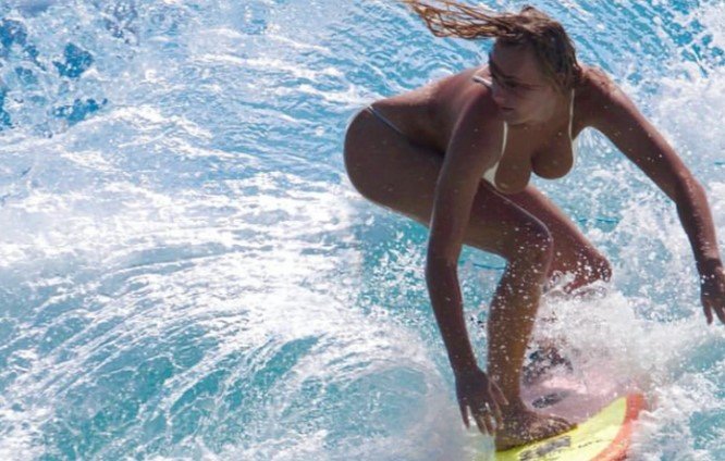 Элли-Джин Коффи: горячие фото в купальнике австралийской модели-серфингистки