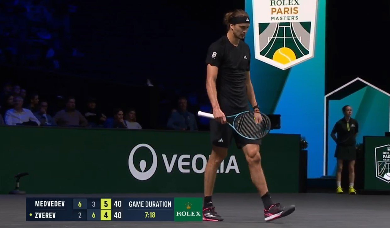 Медведев в 3-х сетах проиграл Звереву и покидает «Мастерс» в Париже (Видео)