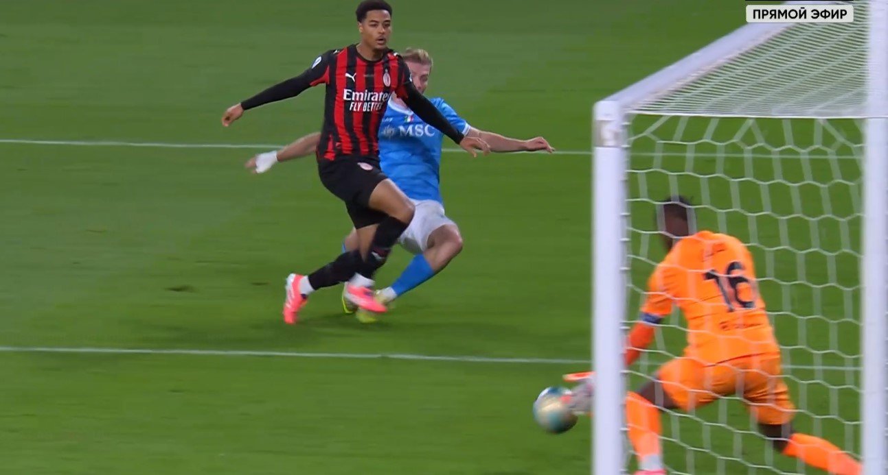 «Наполи» обыграл «Милан» и вышел в финал Суперкубка Италии «Наполи» обыграл «Милан» и вышел в финал Суперкубка Италии