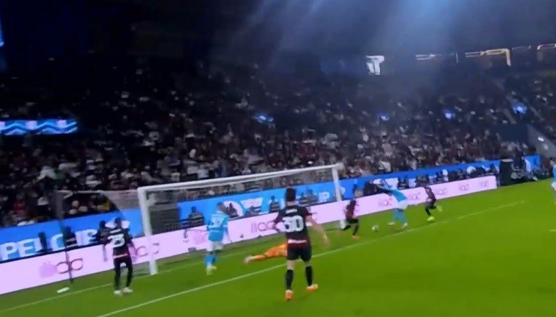 «Наполи» обыграл «Милан» и вышел в финал Суперкубка Италии «Наполи» обыграл «Милан» и вышел в финал Суперкубка Италии