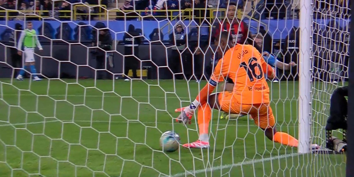 «Наполи» обыграл «Милан» и вышел в финал Суперкубка Италии «Наполи» обыграл «Милан» и вышел в финал Суперкубка Италии