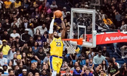 Леброн и Дончич набрали по 30 очков и принесли победу «Лейкерс» в Новом Орлеане (НБА, видео)