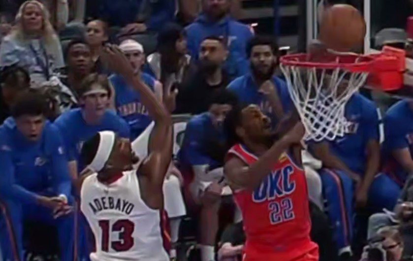 Адебайо («Майами») был шокирован судейским решением - фол ни за что (НБА, видео)
