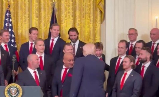 «Каролина» унизила «Флориду», забросив Бобровскому 9 шайб (НХЛ, видео)