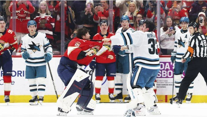 Михайлов оценил первую драку Бобровского в НХЛ: «Поступил как мужик» (Видео)