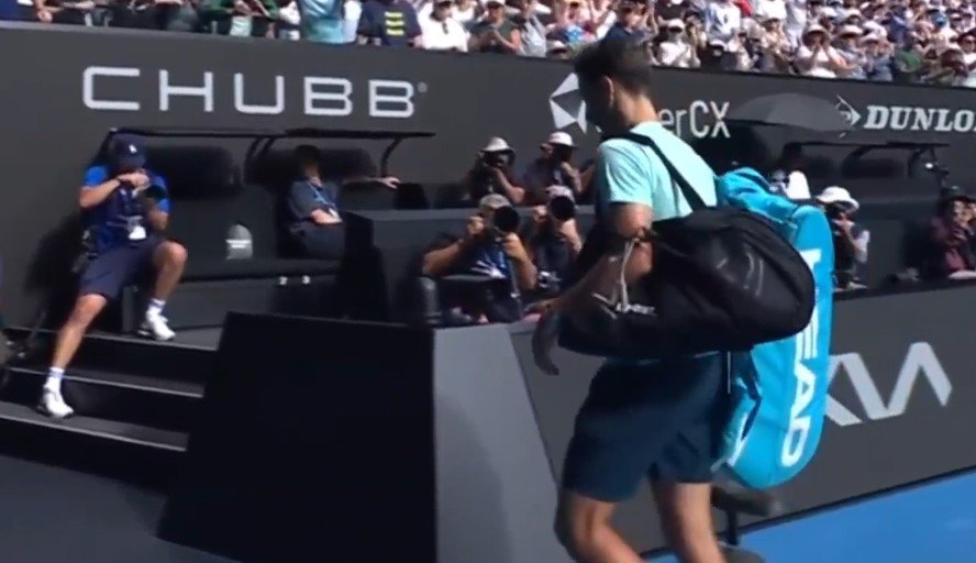 Музетти вел 2-0 с Джоковичем, но снялся из-за травмы - Новак в полуфинале Австралиан опен