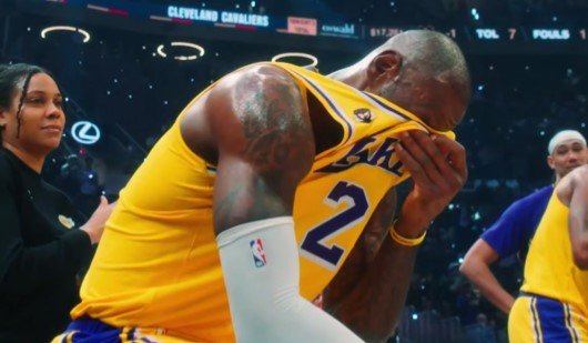 «Кливленд» разгромил дома «Лейкерс», у Леброна - 11 очков, Бронни - 8 (НБА, видео) «Кливленд» разгромил дома «Лейкерс», у Леброна - 11 очков, Бронни - 8 (НБА, видео)