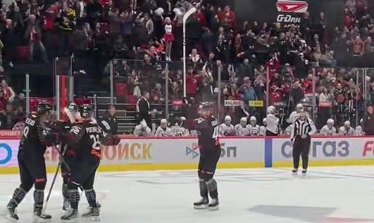 «Авангард» минимально обыграл «Трактор» и вышел на 2-е место на Востоке (КХЛ, видео) «Авангард» минимально обыграл «Трактор» и вышел на 2-е место на Востоке (КХЛ, видео)