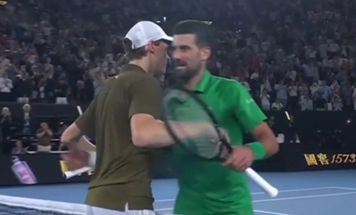 Джокович в 5-ти сетах дожал Синнера и сыграет с Алькарасом в финале Австралиан опен (видео)