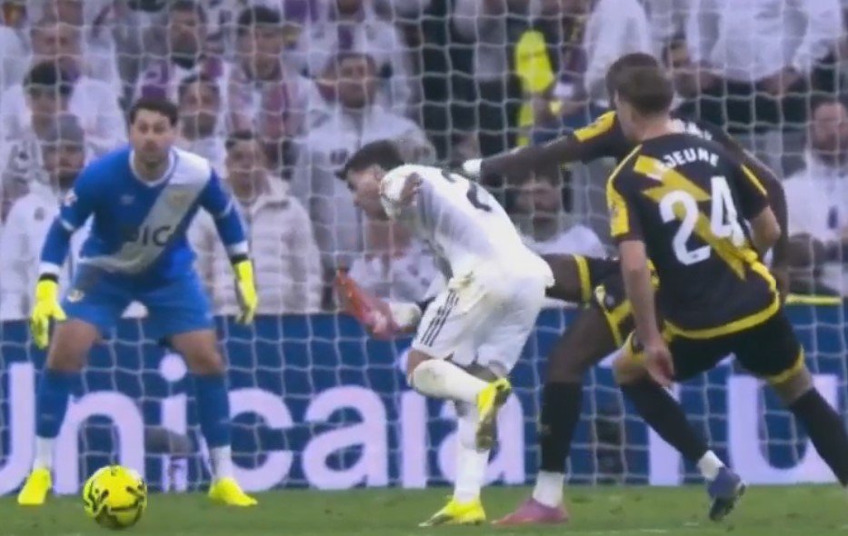 «Реал» на 99-й минуте вырвал победу у «Райо Вальекано» - Мбаппе реализовал пенальти «Реал» на 99-й минуте вырвал победу у «Райо Вальекано» - Мбаппе реализовал пенальти