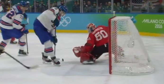 США в ОТ вырвала победу у Канады и стала чемпионом Олимпиады по хоккею США в ОТ вырвала победу у Канады и стала чемпионом Олимпиады по хоккею