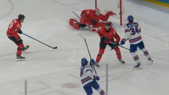 США в ОТ вырвала победу у Канады и стала чемпионом Олимпиады по хоккею США в ОТ вырвала победу у Канады и стала чемпионом Олимпиады по хоккею