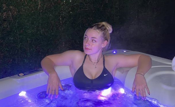 Сара Петеркова: горячие фото чешской велосипедистки (соц. сети)