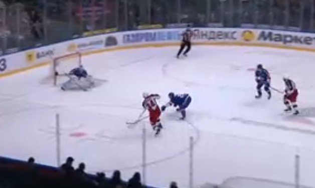 ЦСКА обыграл на выезде СКА и повел 3-1 в серии (КХЛ, 1/8 финала - видео) ЦСКА обыграл на выезде СКА и повел 3-1 в серии (КХЛ, 1/8 финала - видео)