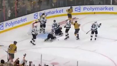 «Вегас» вырвал победу у «Юты» в ОТ, Дорофеев оформил хет-трик (1/8 финала Кубка Стэнли, видео)