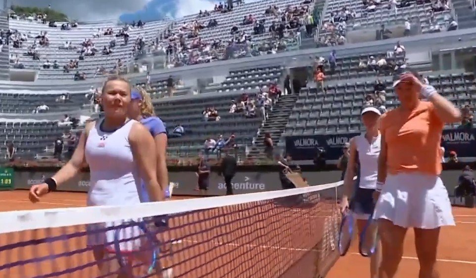 Андреева и Шнайдер выиграли парный турнир в Риме, одолев в финале Меличар и Букшу (WTA-1000)