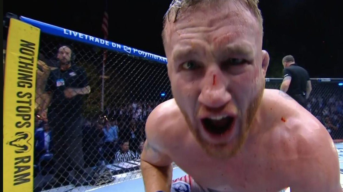 37-летний Гейджи сенсационно отобрал титул UFC в легком весе у Топурии 37-летний Гейджи сенсационно отобрал титул UFC в легком весе у Топурии