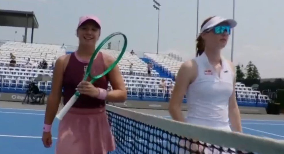 Лютова в 3-х сетах обыграла Джойнт и вышла в 1/4 финала в Мемфисе (WTA-250)