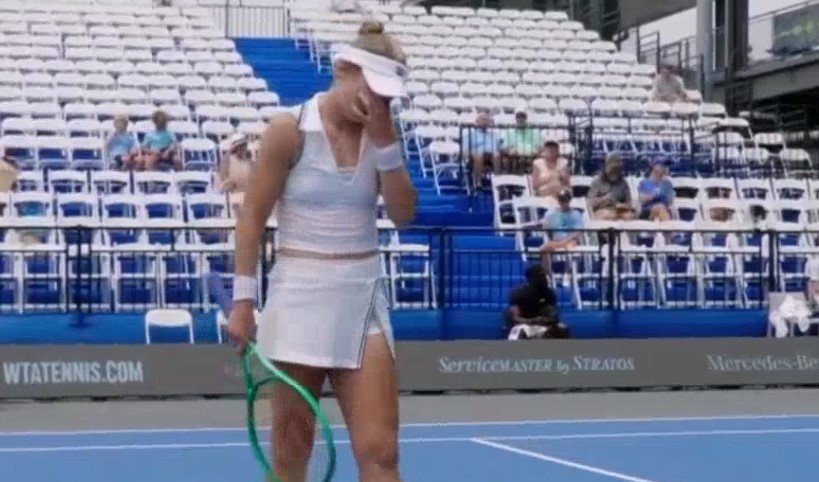 16-летняя Лютова сенсационно вышла в полуфинал в Мемфисе, обыграв 2-0 Макнэлли (WTA-250)