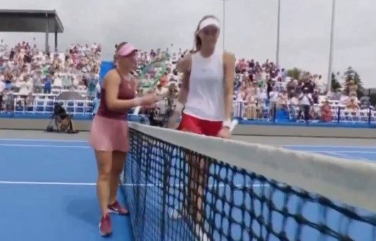 16-летняя Лютова обыграла Видманову (2-1) и взяла первый трофей WTA-250 в карьере (Мемфис) 16-летняя Лютова обыграла Видманову (2-1) и взяла первый трофей WTA-250 в карьере (Мемфис)